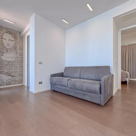 Appartement Luxury Penthouse With Terrace Near The By Host Hero