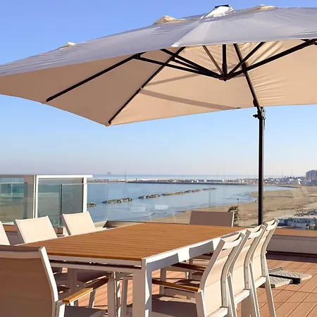 Appartement Luxury Penthouse With Terrace Near The By Host Hero