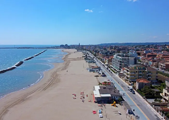 Luxury Penthouse - Private Parking And By Host Hero Civitanova Marche