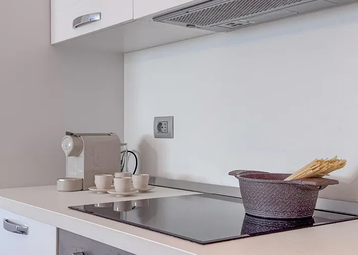 Luxury Penthouse - Private Parking And By Host Hero Apartament