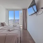 Апартаменты Luxury Penthouse - Private Parking And By Host Hero