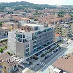 Luxury Penthouse - Private Parking And By Host Hero Апартаменты Чивитанова-Марке