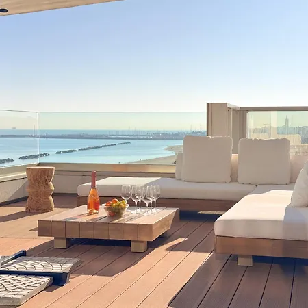 Luxury Penthouse - Private Parking And By Host Hero Apartament
