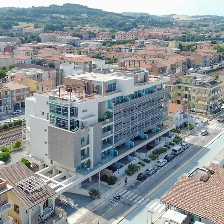 Luxury Penthouse - Private Parking And By Host Hero Apartament Civitanova Marche