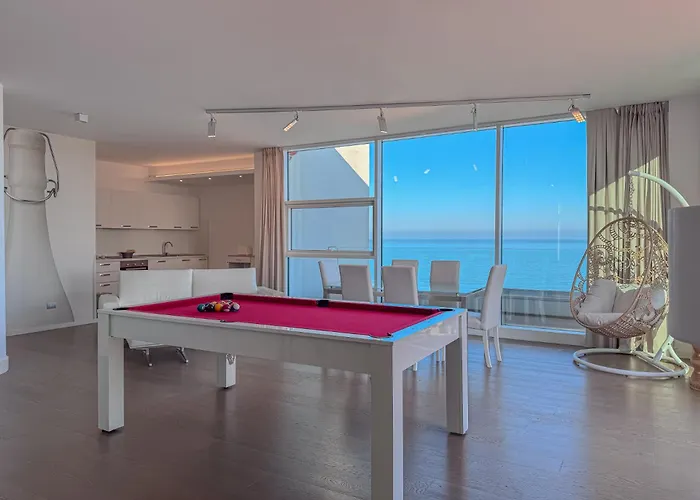 Luxury Penthouse - Private Parking And By Host Hero 西维尔诺瓦·马尔凯